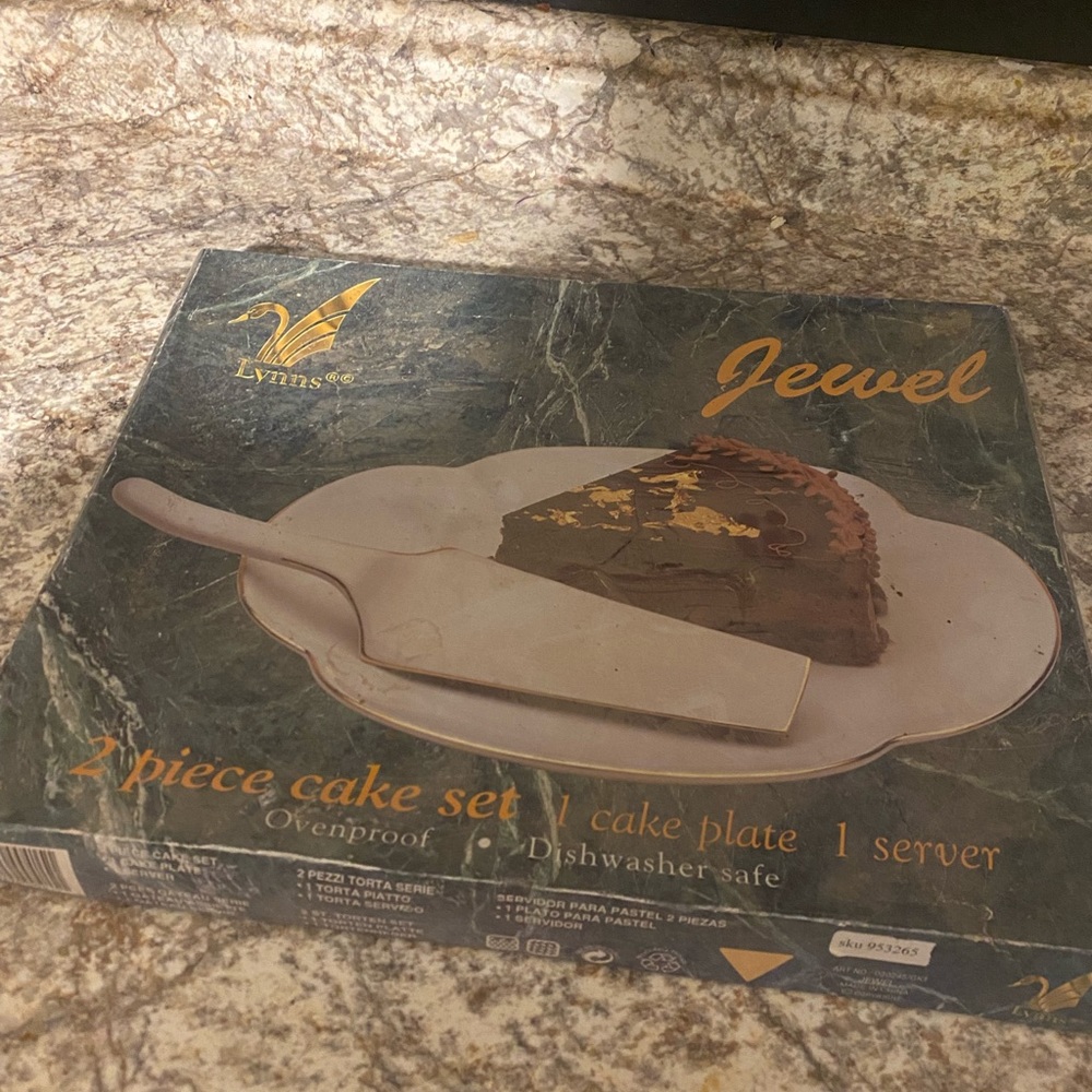Lynn Jewel Cake Set